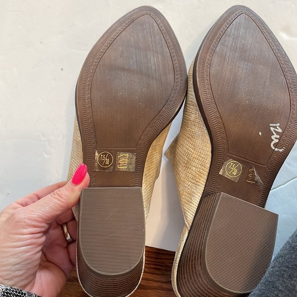 Chinese Laundry Coop women’s mules champagne gold shimmer small heel size 7.5 - Picture 8 of 14